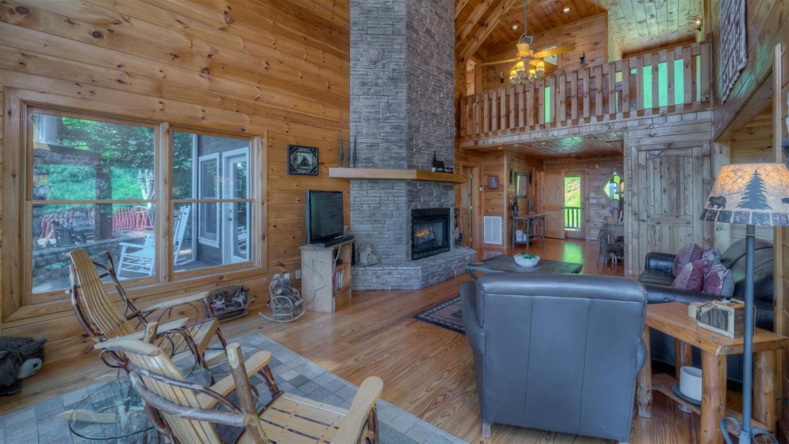 Pinecrest Lodge - Views In Aska Adventure Area Blue Ridge Exterior photo